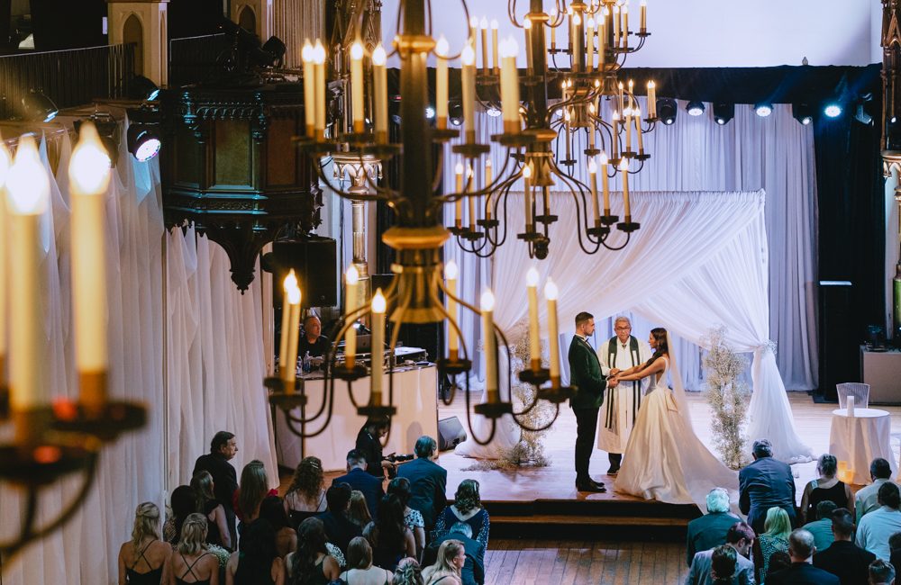 Cérémonie de mariage au Salon Richmond, Montréal.